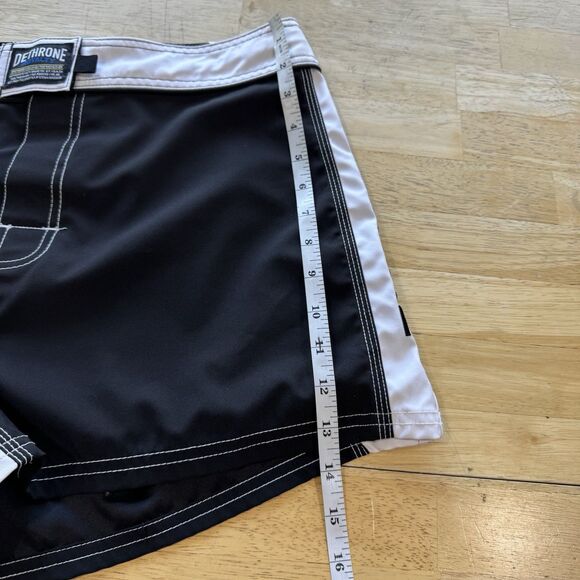Dethrone Royalty Mixed Martial Arts Shorts Black & White Size 34 2.5” Inseam EUC - Picture 10 of 12